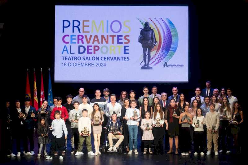 Alcalá – El Ayuntamiento de Alcalá entrega los Premios Cervantes al Deporte 2024 en la tradicional gala celebrada en el Teatro Salón Cerv…