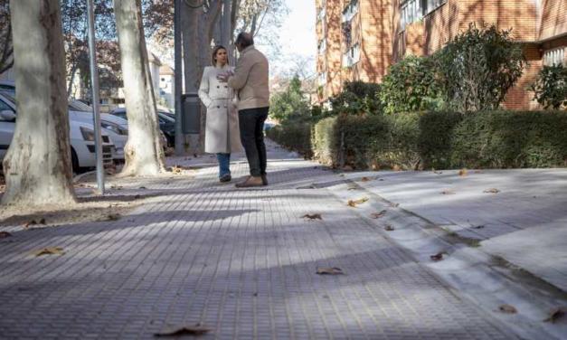 Alcalá – Finalizadas las obras de renovación de las aceras en la calle Toledo en el barrio del Val