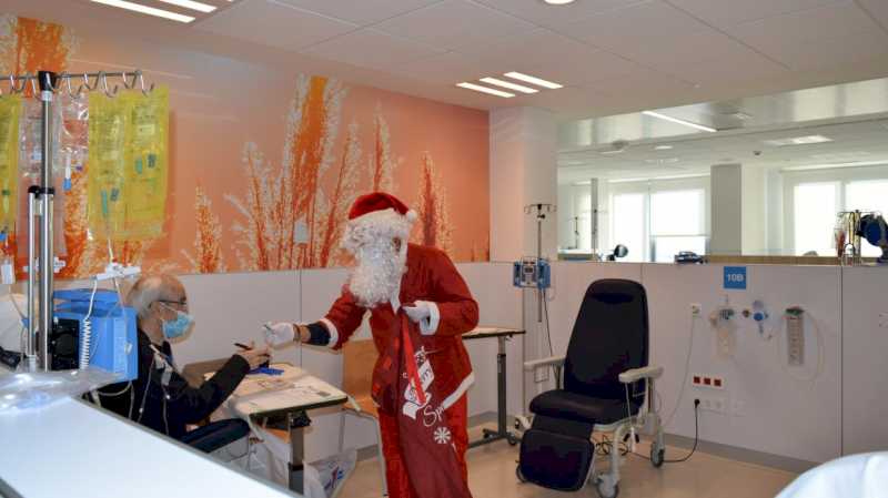 El Hospital Universitario Infanta Sofía celebra la Navidad con sus pacientes