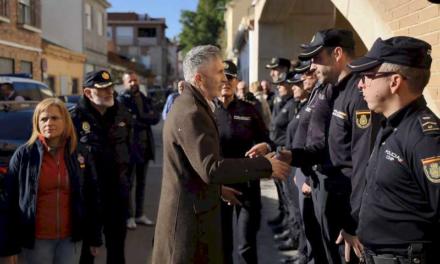 Grande-Marlaska destaca que la simbiosis entre las Fuerzas de Seguridad y la ciudadanía tras la DANA „es una de las fortalezas de nuestra sociedad”