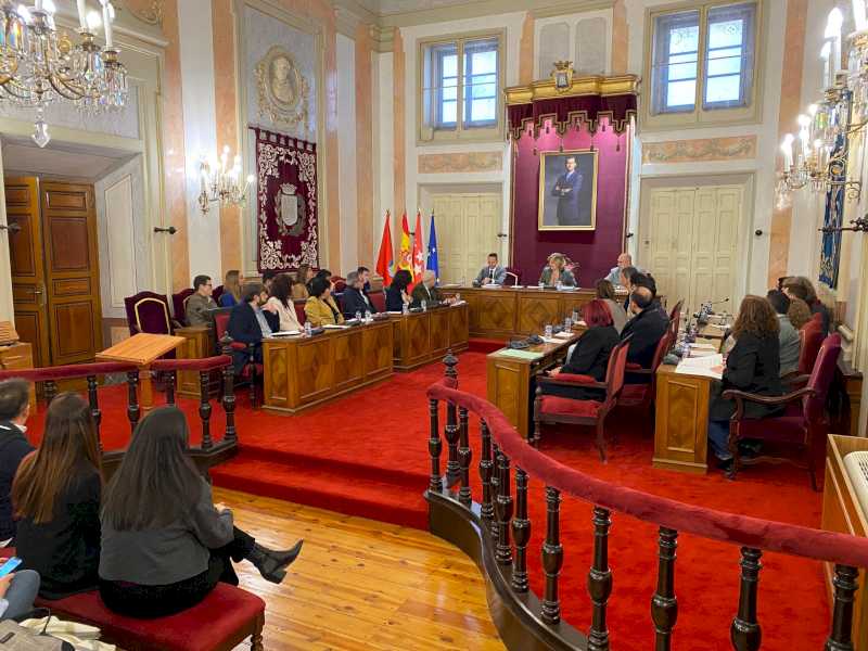 Alcalá – El Pleno del Ayuntamiento de Alcalá aprueba los procesos de consolidación de 400 trabajadores  