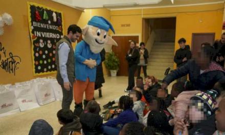 Torrejón – El alcalde y Los Guachis visitan con regalos el programa del Comedor Escolar de Navidad y de actividades lúdicas gratuitas para …