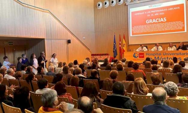 El Hospital público de Móstoles homenajea a los profesionales jubilados en 2024