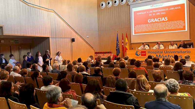 El Hospital público de Móstoles homenajea a los profesionales jubilados en 2024