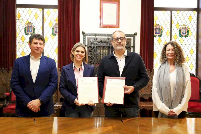 Alcalá – El Ayuntamiento de Alcalá y la Fundación Plant For The Planet firman un convenio para la reforestación de entornos urbanos de ti…