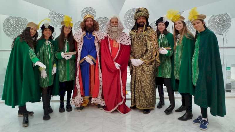 El Hospital público Puerta de Hierro Majadahonda despide la Navidad con su tradicional cabalgata de los Reyes Magos