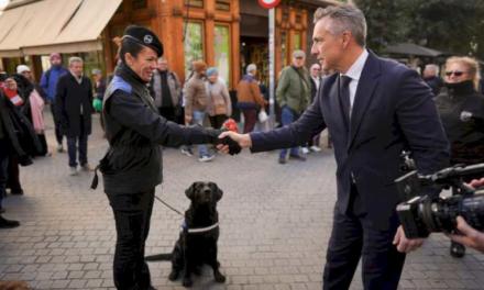 La Comunidad de Madrid, reconocida por el trabajo de sus unidades caninas tras la DANA de Valencia