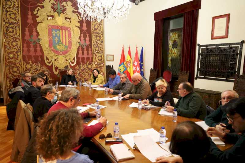 Alcalá – La alcaldesa Judith Piquet preside la reunión con la Federación Comarcal de Asociaciones Vecinales de Alcalá de Henares