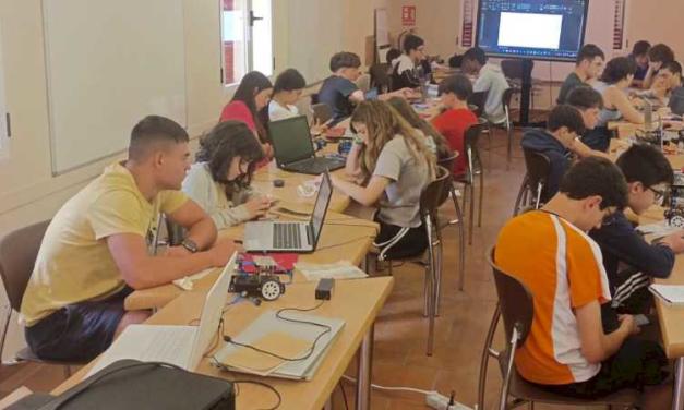 La Comunidad de Madrid forma cada año en competencias digitales a 3.000 niños y adolescentes vulnerables para reducir la brecha digital