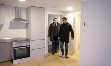 La Comunidad de Madrid entrega una nueva promoción de viviendas de alquiler asequible en Alcorcón, municipio que suma 822 casas del Plan Vive