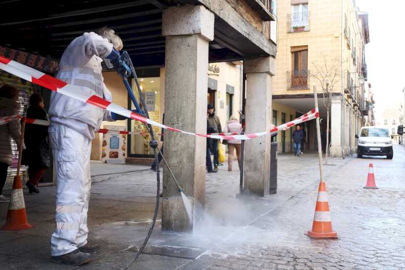 Alcalá – El Ayuntamiento de Alcalá de Henares limpia más de 9.500 pintadas durante 2024