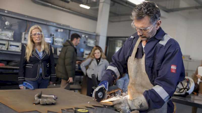 La Comunidad de Madrid invierte 44,5 millones para formar gratuitamente a 90.000 trabajadores y ampliar sus conocimientos y habilidades laborales