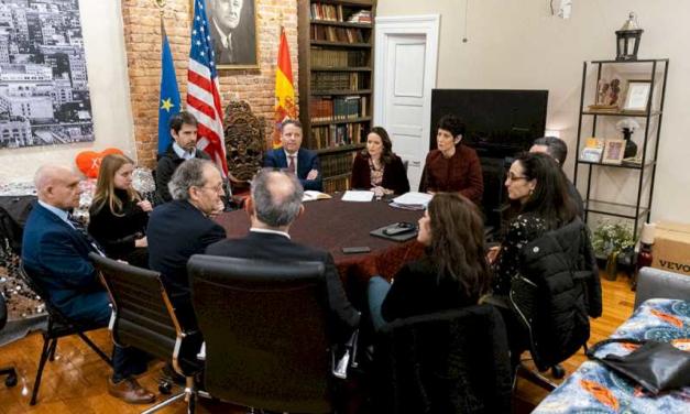 Elma Saiz comparte el Plan Estatal de Retorno Voluntario con la colectividad española de Nueva York