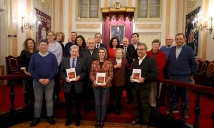 Alcalá – El Salón de Plenos del Ayuntamiento, escenario de la presentación del libro ‘Alcalá de Henares, vota’