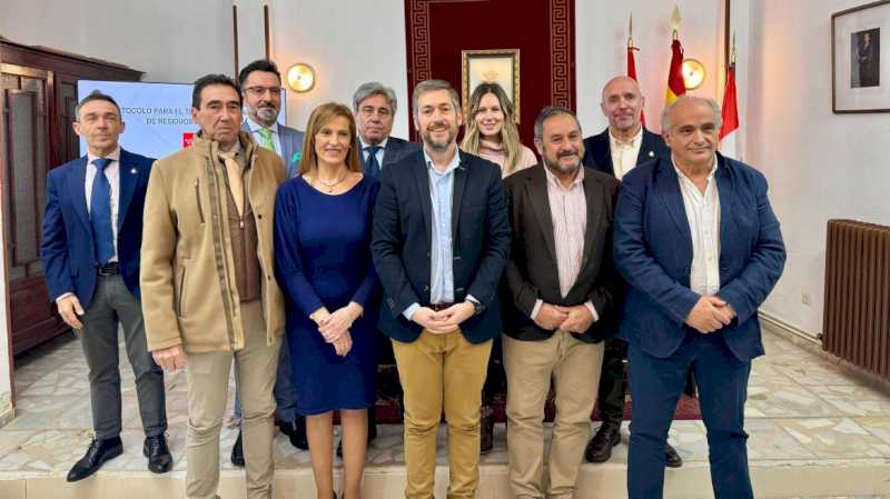 La Comunidad de Madrid colabora con Cadalso de Los Vidrios, Cenicientos y Rozas de Puerto Real para tratar los residuos forestales