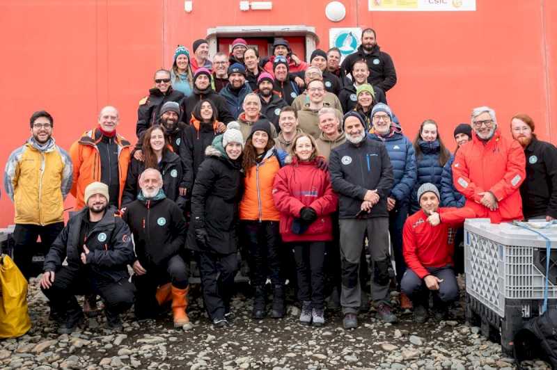 La ministra Diana Morant visita la Base Antártica Española ‘Juan Carlos I’