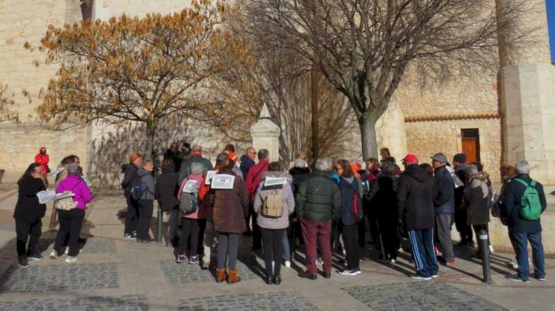 Profesionales del Centro de Salud Colmenar de Oreja promueven un estilo de vida saludable con una marcha por las fuentes históricas de la localidad