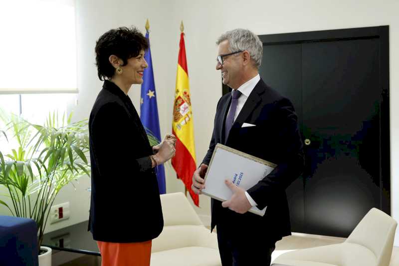 Elma Saiz transmite al comisario Brunner que España apuesta por la implementación del Pacto Europeo de Migración y Asilo