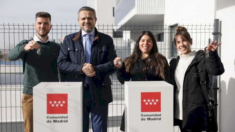 La Comunidad de Madrid entrega las llaves a 245 familias adjudicatarias de una vivienda del Plan Vive en Getafe