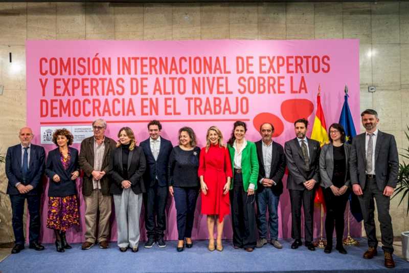 Yolanda Díaz presenta la comisión internacional que sentará las bases normativas de la democracia en las empresas