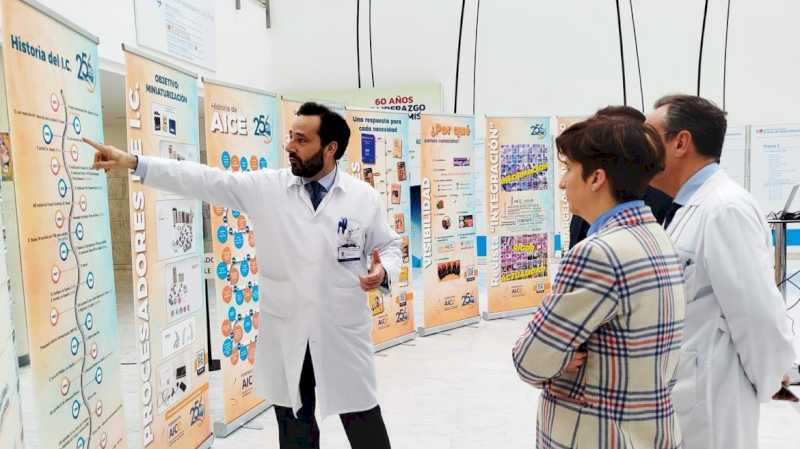 El Hospital público Puerta de Hierro Majadahonda acoge una exposición sobre la historia del implante coclear