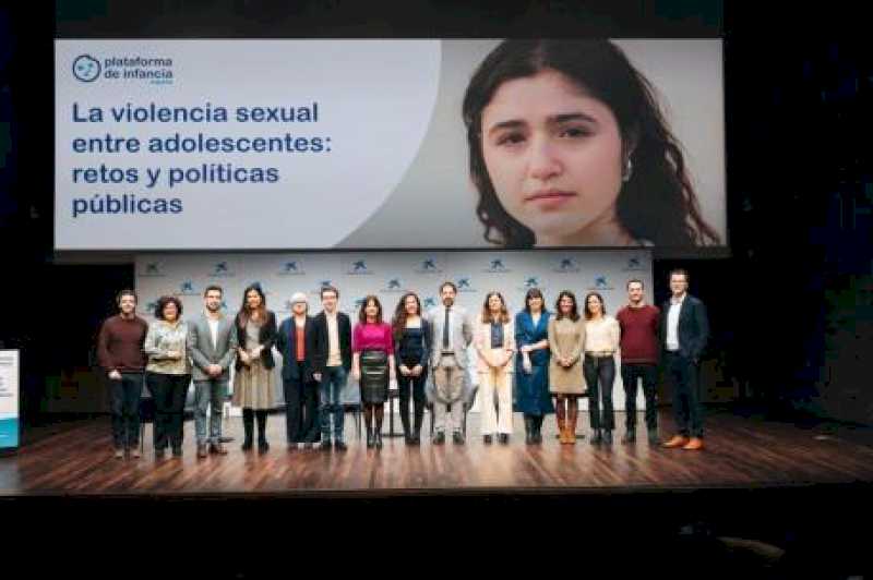 Rego apuesta por reforzar la educación afectivo-sexual y las políticas públicas contra la violencia sexual entre adolescentes