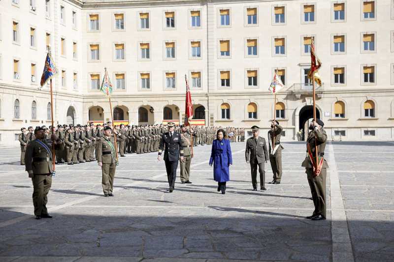 Margarita Robles preside un homenaje a los caídos en la guerra de Ucrania en la Academia de Infantería de Toledo